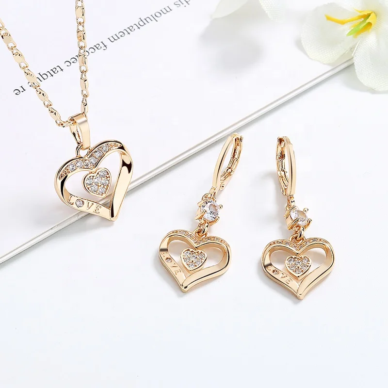Custom Luxury Designer Heart-Shaped 18K Gold Plated Jewelry Bridal Huggies Earrings Zirconia Jewelry Set  For Women