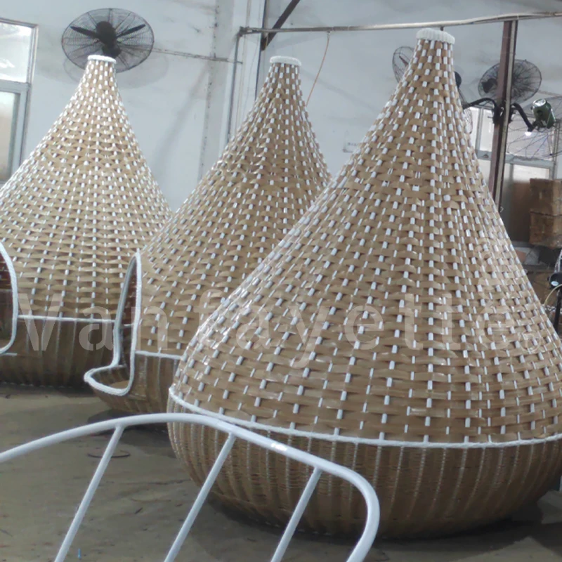 Customized Hanging Lounge Day bed House Wide Rattan Weaving High End Luxury tropicana elements hotel furniture