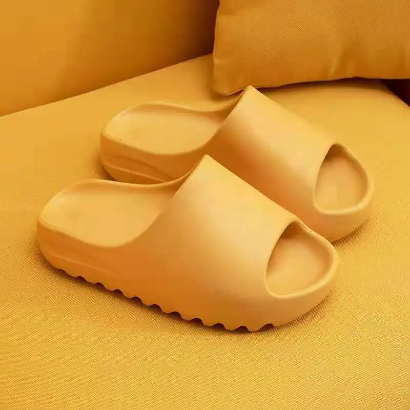  Новинка 2021 модные однотонные фиолетовые Нескользящие женские шлепанцы yeezy в стиле граффити летние мягкие пляжные из