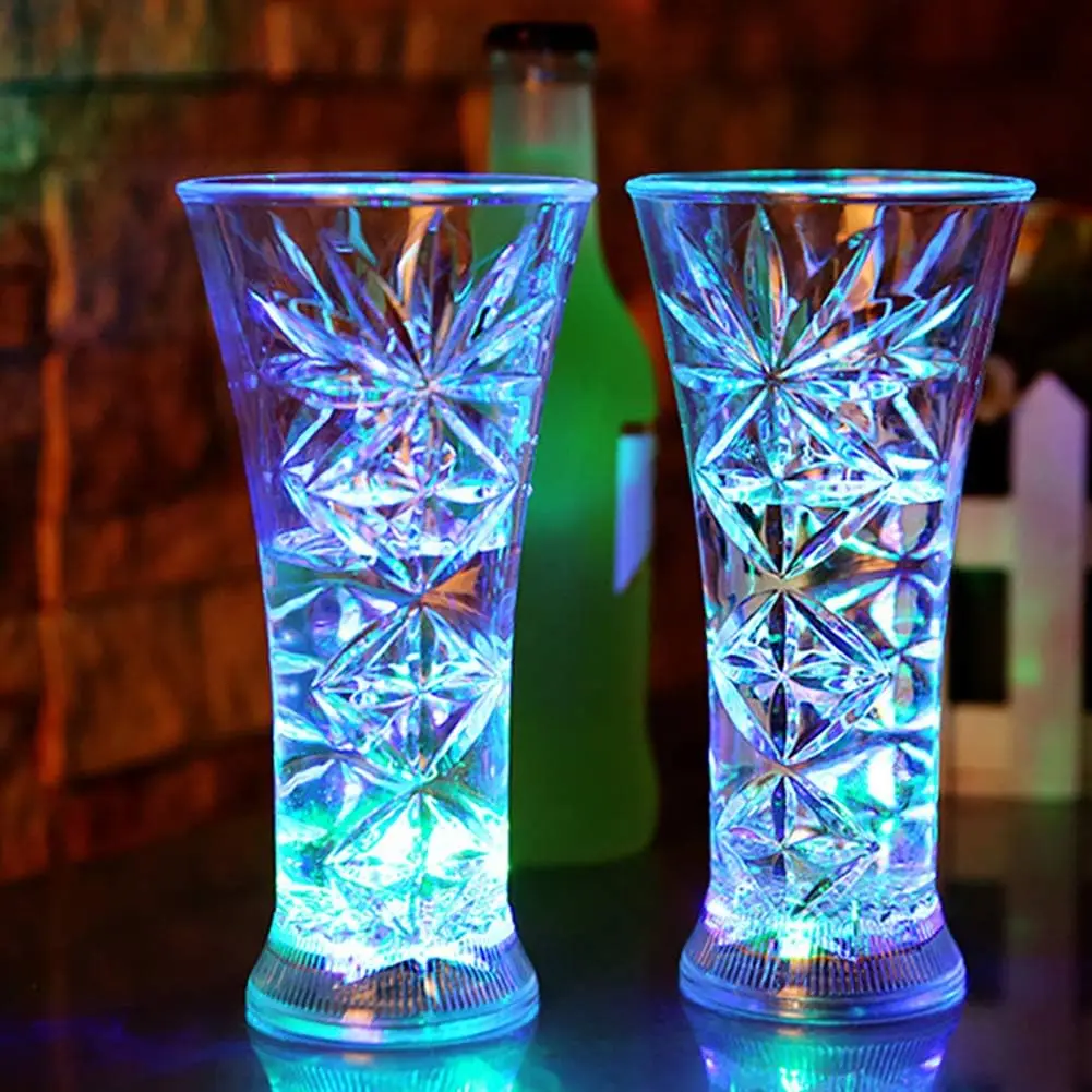 Snowflake LED Flashing Color Change Water Activated Light up Beer  Whisky Mug LED Glasses for Bar Night Club Christmas Party