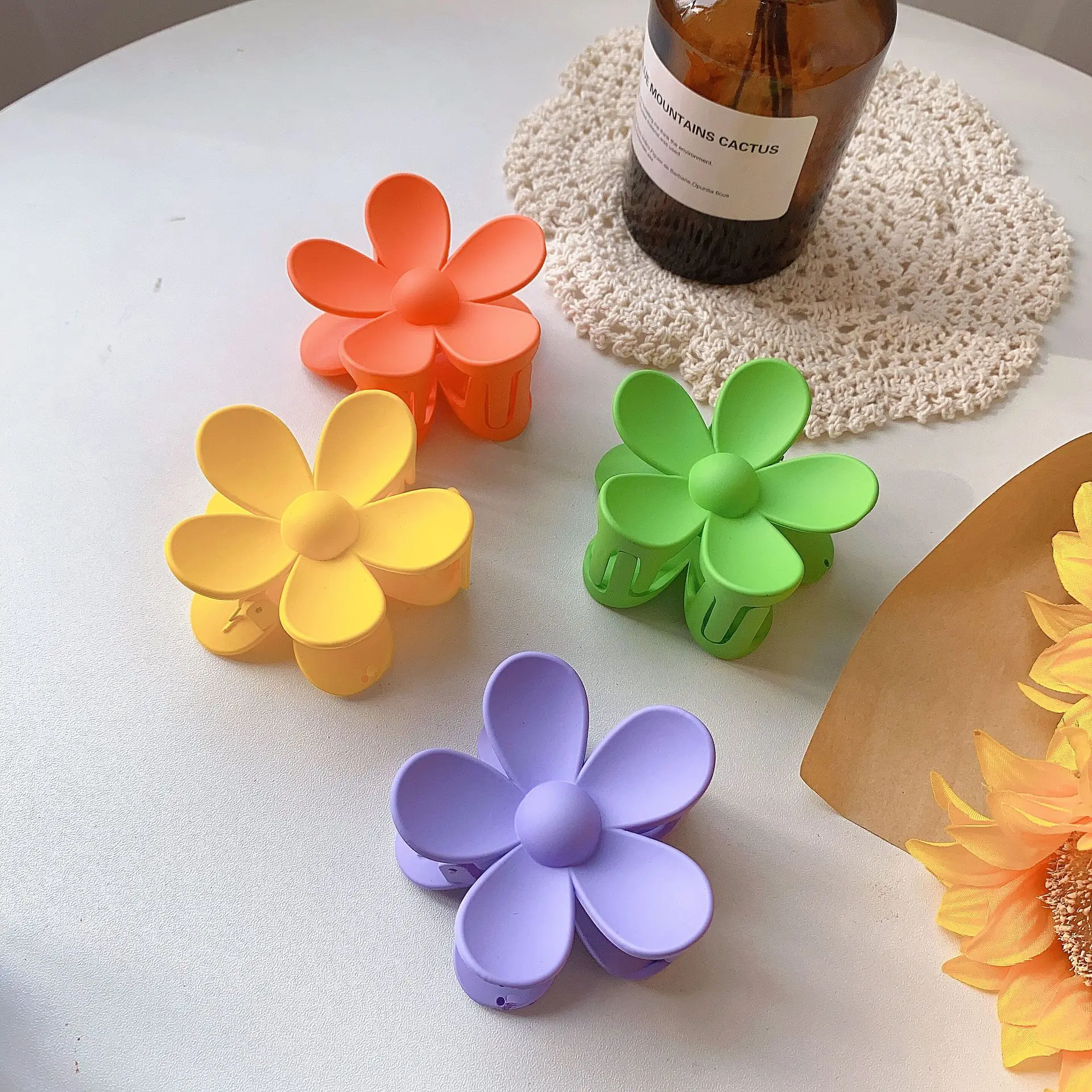 Custom Spring and summer new style candy color sweet flower hair grasps bath hair claw