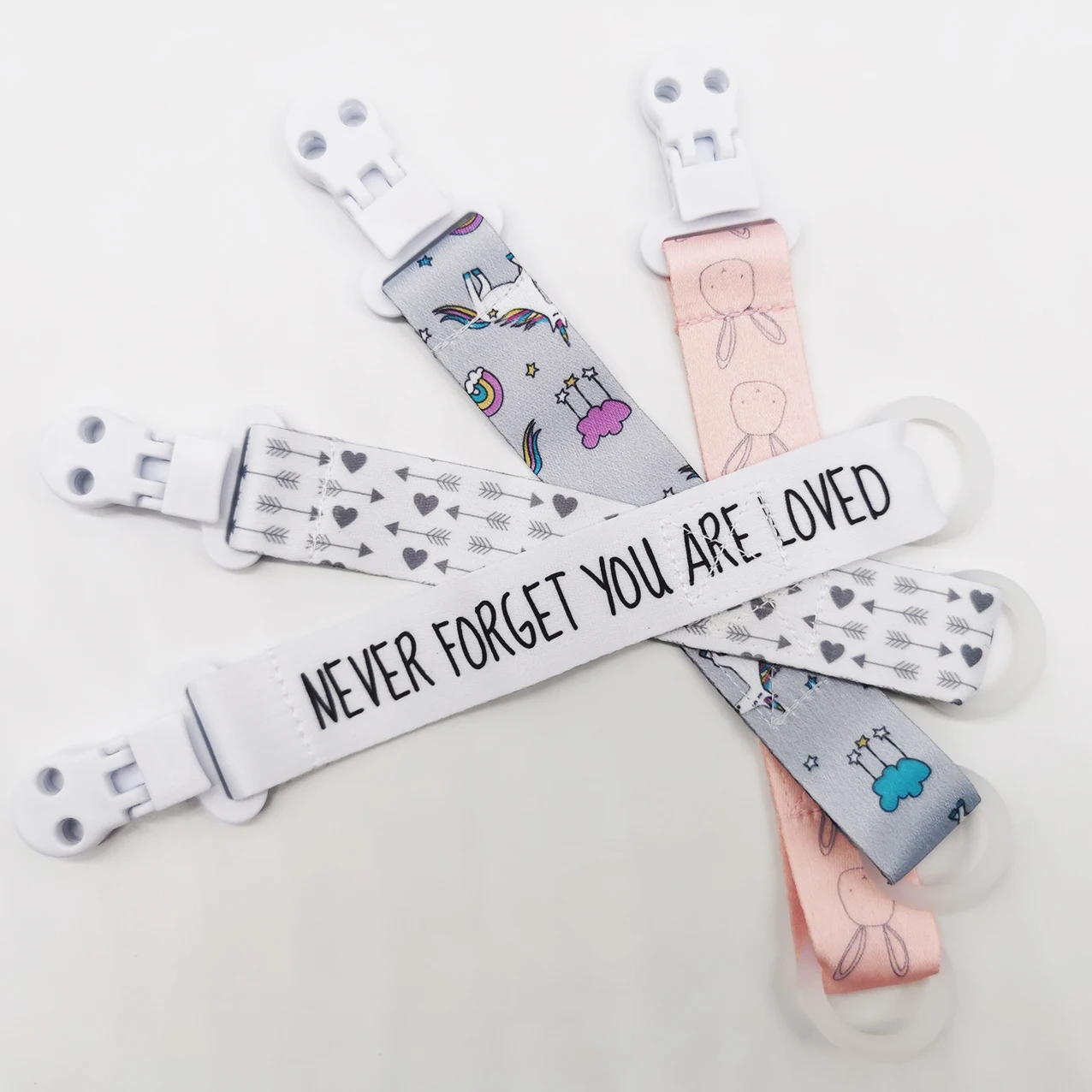 New Products LFGB Approved BPA Free Wholesale Dummy Pacifier Holder Silicone Ring Baby Pacifier Clip