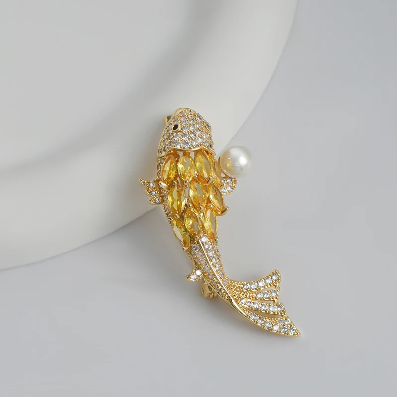 XZ60244 Good luck to high-grade gold full diamond pearl Koi brooch temperament does not wear out the suit pin