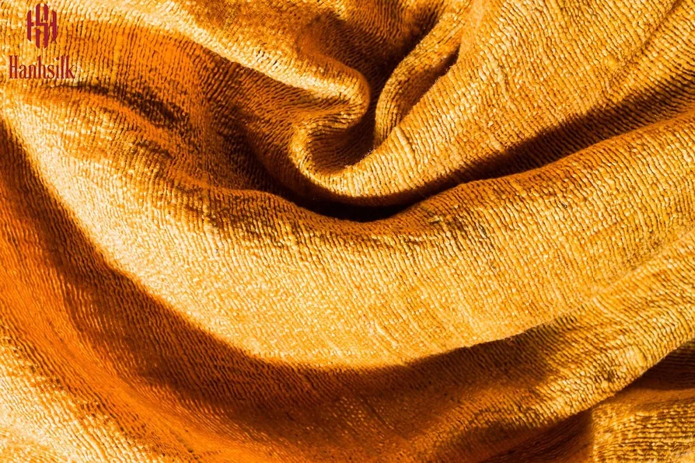 Manufacture of tussore scarf natural dyeing, natural color, eye-catching branded Hanhsilk