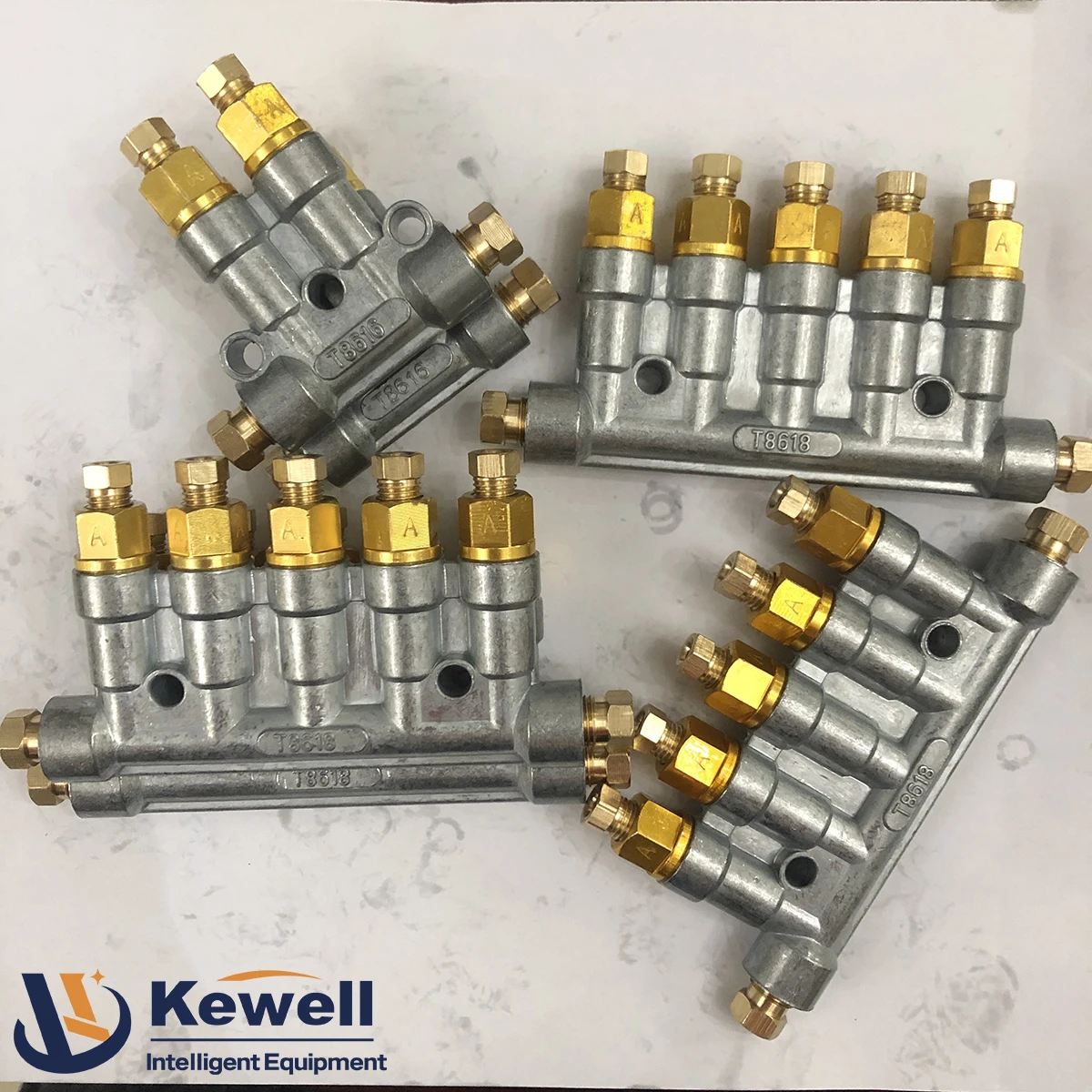 T8618C 0.1ml/cyc Oil Separator Volumetric Lubricating Oil Piston Distributor Manifold Block CncMachine Tool Distribution Valve