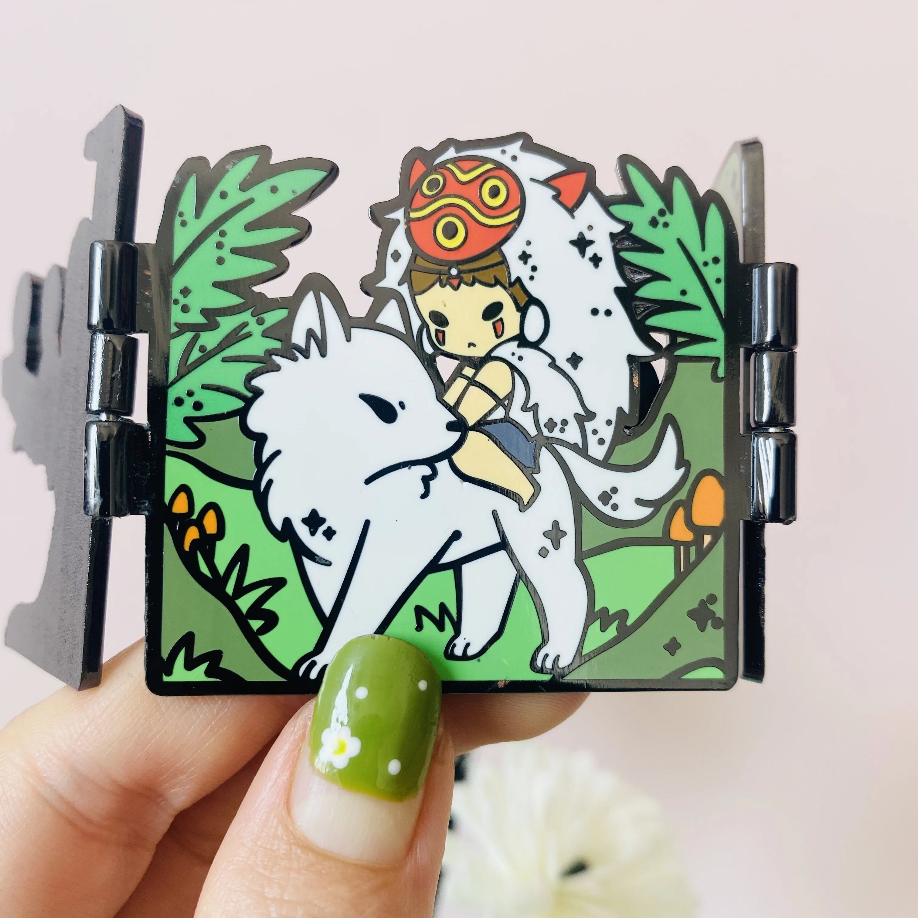 High quality factory supply custom glow-in-the-dark anime movie hinge enamel pin