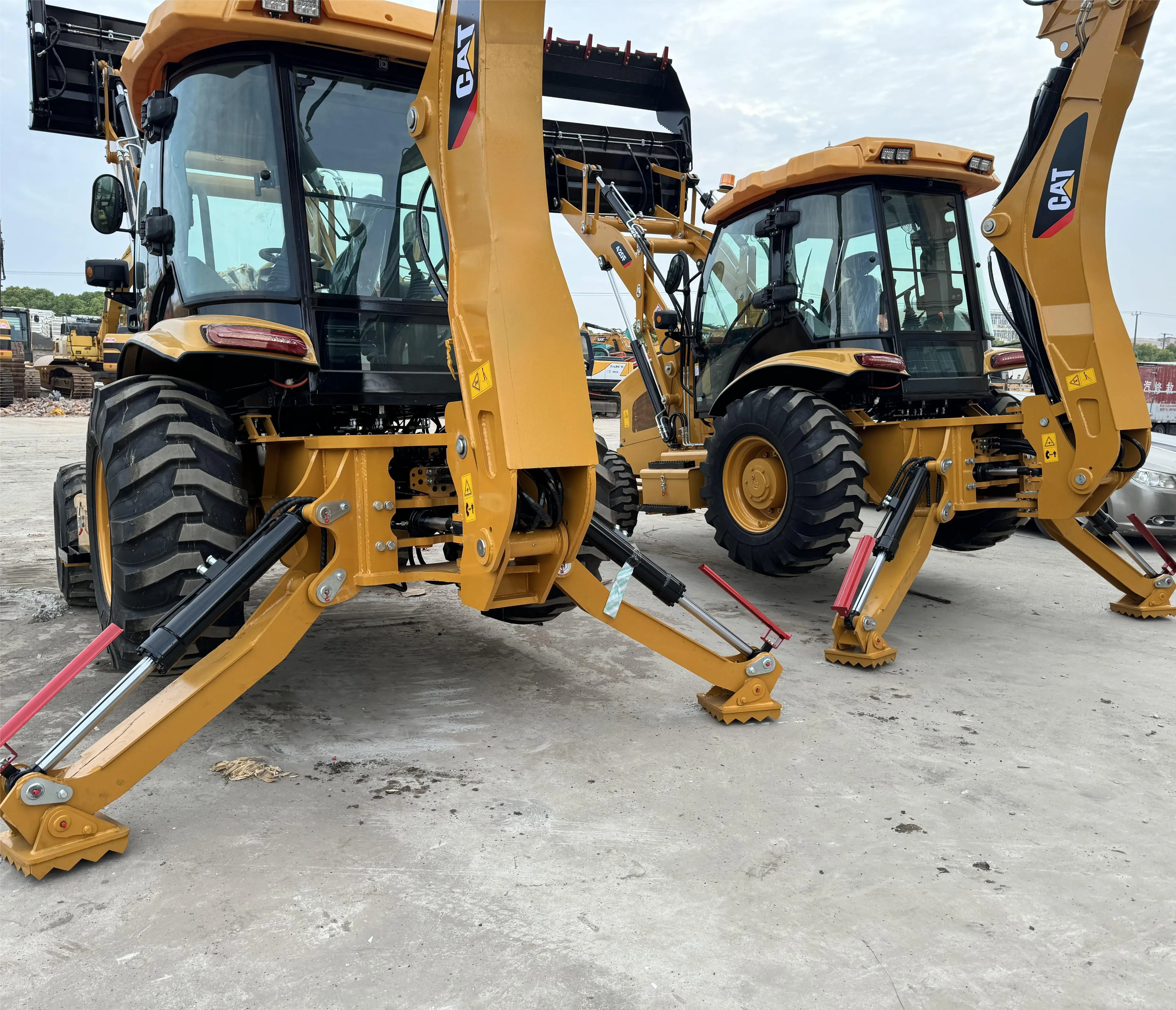 High Quality 4x4 Caterpillar Good Sale Cat 420f Backhoe Loader With H-shaped Stand