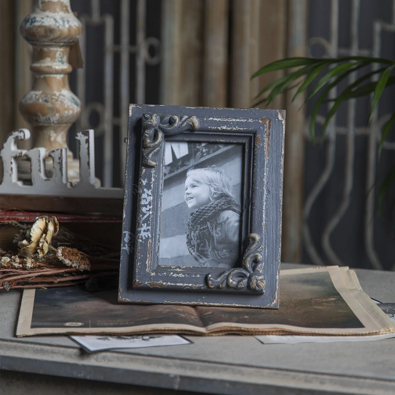 Hot Sale Rustic Handmade Wood Carved Shabby Chic Photo Frame 6 Inch Distressed Grey Wooden Picture Frames