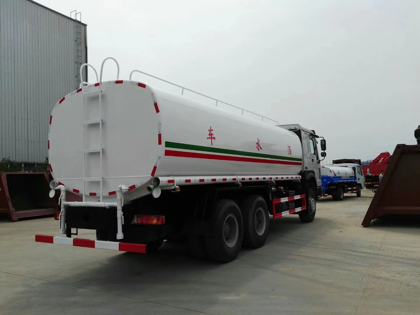Новый LHD 20000L Sinotruck Автоцистерна для воды