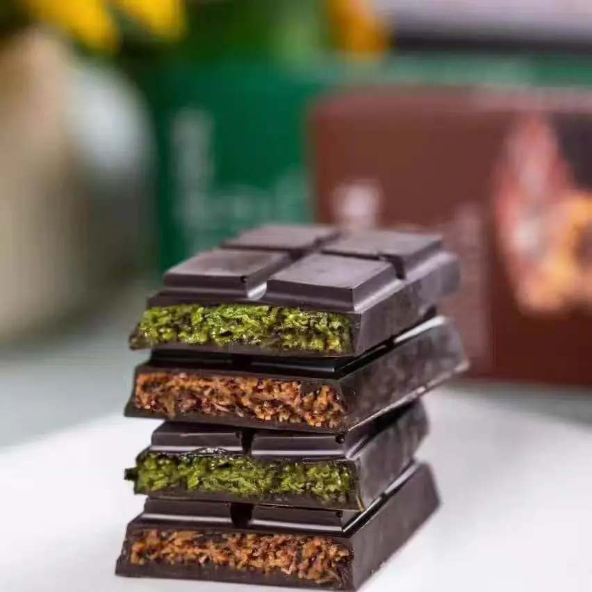 Dubai Pistachio Filled Chocolate Thousand Crepe Bread Strands Super Satisfying! Cocoa Butter Finished chocolate Jam Bar