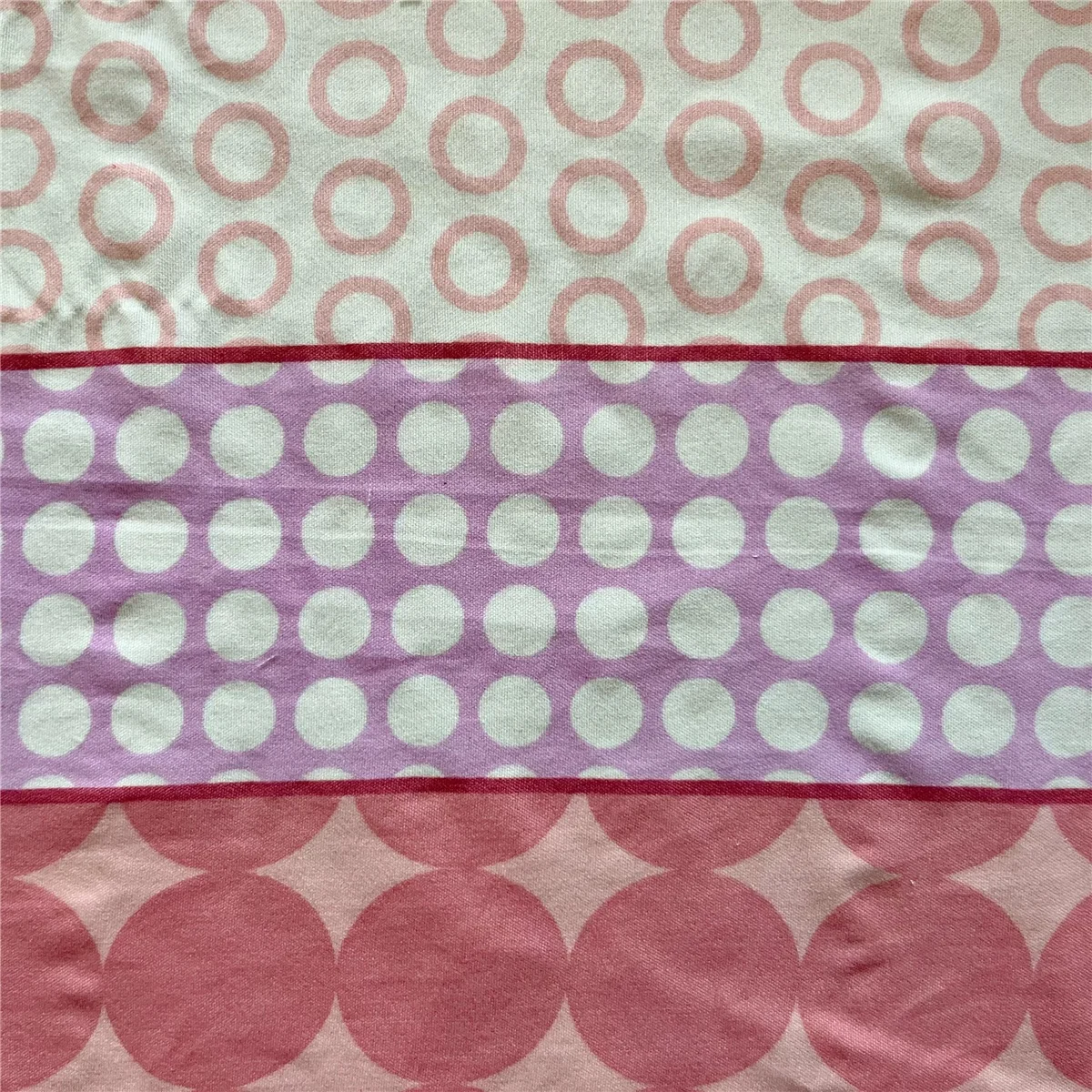 Comfortable pigment printing fabric used for bed sheet