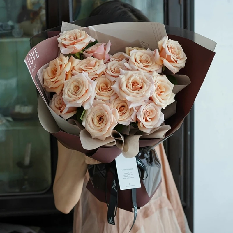 LUCIA  Feng Hua Art Newspaper Bag Flower Paper Flowers Retro English Wrapping Paper Flower Shop Packaging Materials LF160548