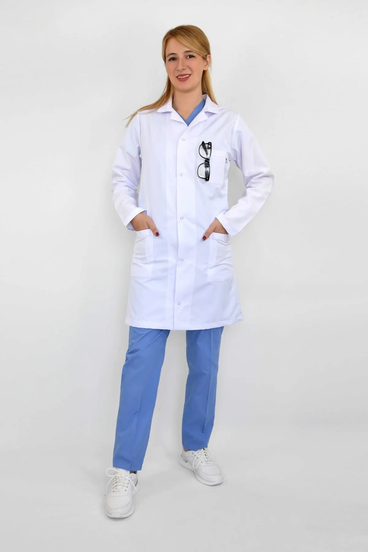 Apron Hospital Uniforms Classic Collar White Surgical Gown Nurse Doctor Apron Comfy Breathable Surgical White Lab Coat