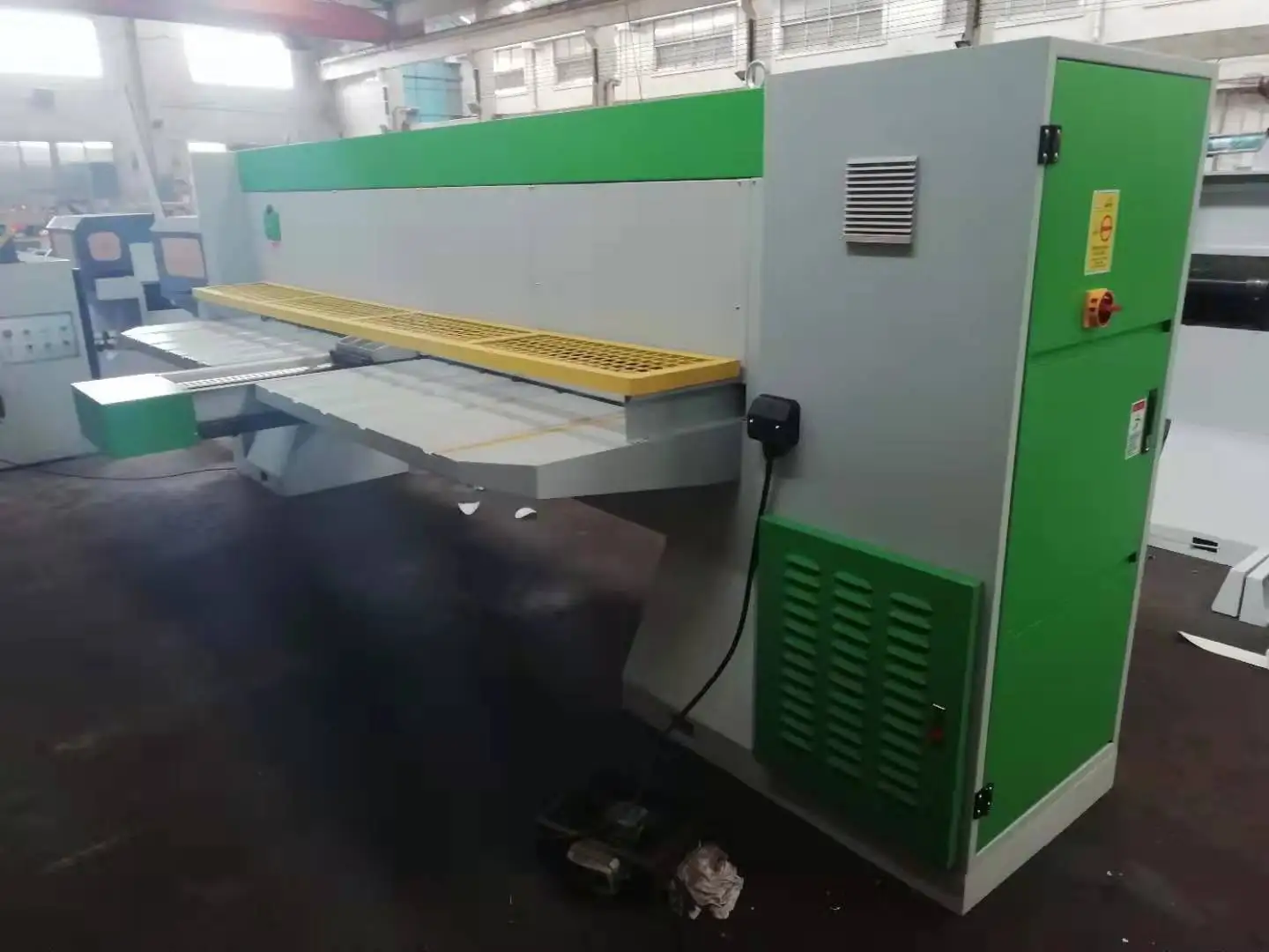 MD2600  Good Quality PLC Control Hydraulic Veneer Guillotine Cutting Machine