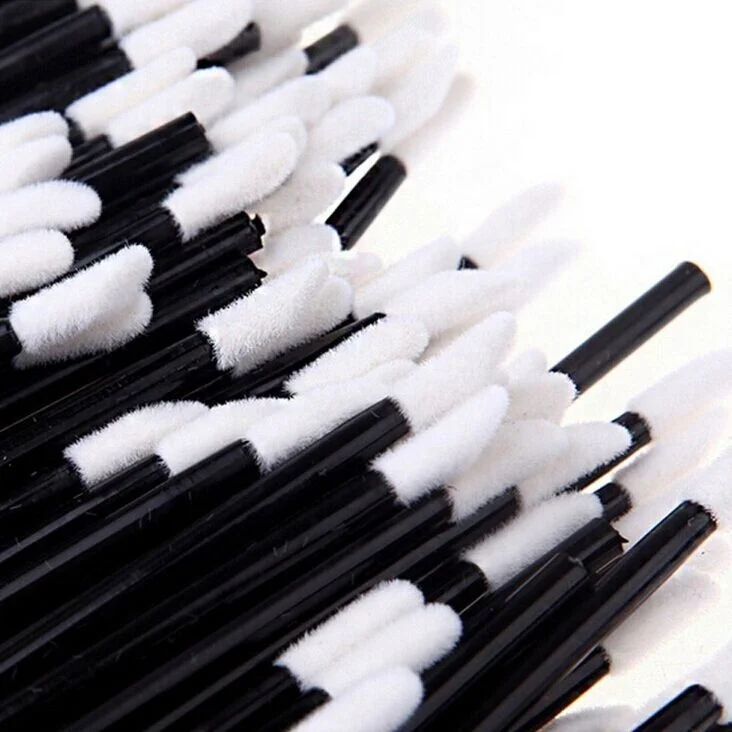50 Pieces White Lint-Free Disposable Lip Makeup Brush Hollow Plastic Handle Lip Gloss Applicator for Foundation Eyelash Cleaning
