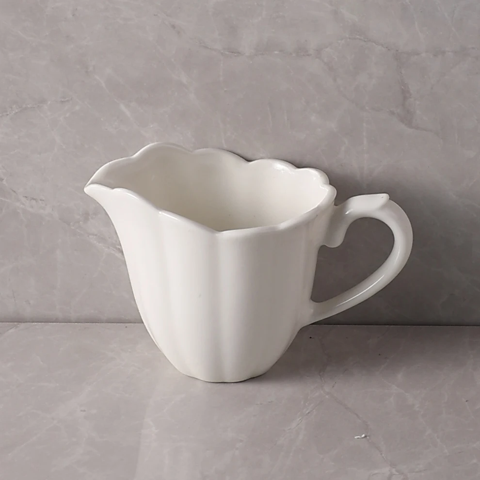 Jiujiuju Wholesale Cheap Drink Set Elegant Bright White180mL Porcelain Milk Jug With Gold Rim For Wedding & sallon supplies