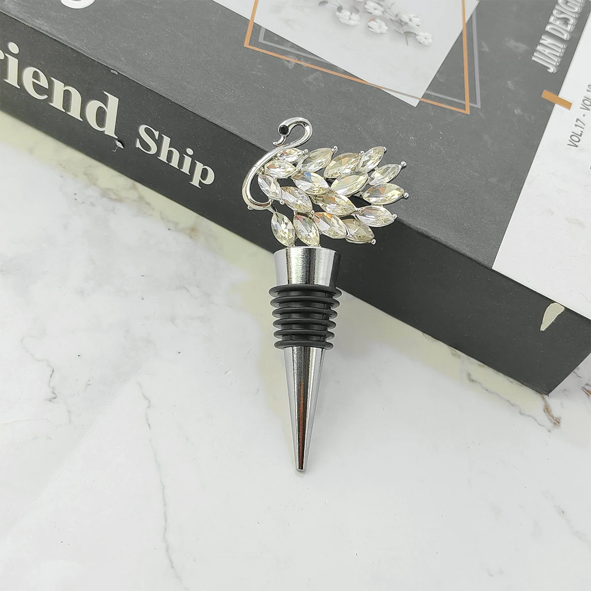 Manufacture Wholesale Silver Swan Diamond Metal Vacuum Mini Stopper Wine Tequila Whisky Vodka Cap