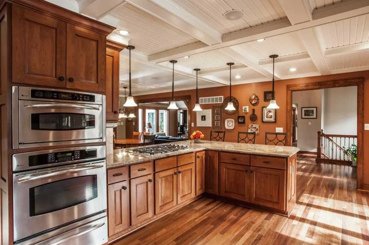 Classic Solid Wood U-Shape Medium Tone Kitchen Furniture Shaker Medium Tone Dark Wood Cabinets Customized Kitchen Cabinet