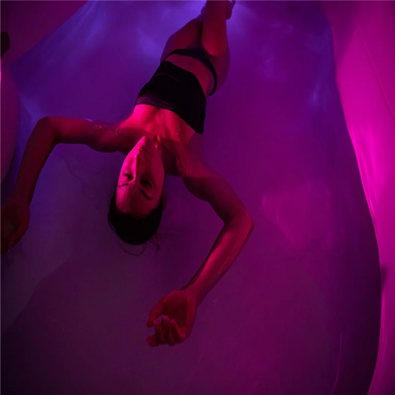 Hyperbaric oxygen chamber and floating tank hard floating spa capsule price for beauty salon , clinic ,home use or for sale