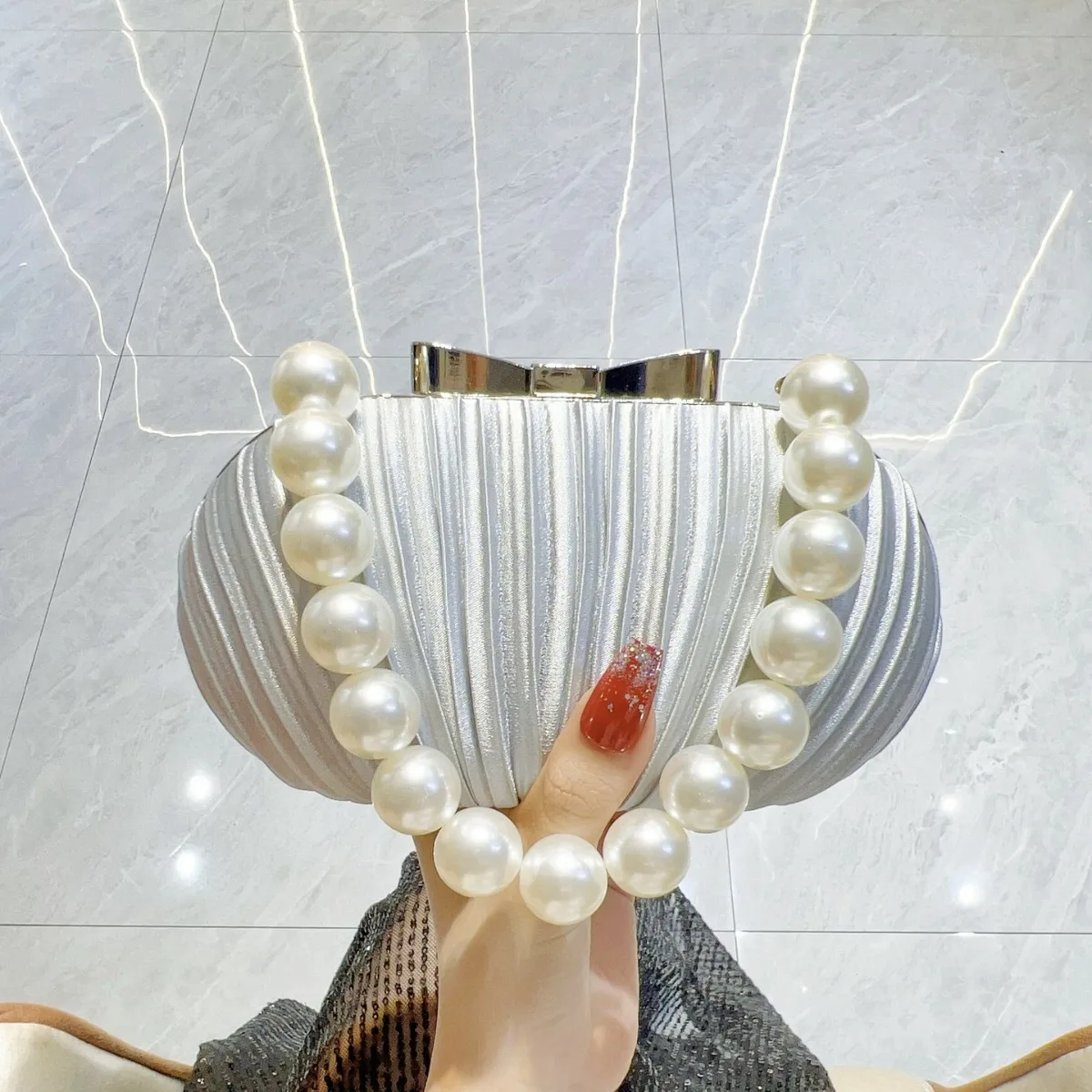 New Arrival Wrinkle Clutch Bag Handbag Party Bride Wedding Purse Apricot Pleated Pearl Chain Satin evening bag 2024 For Women
