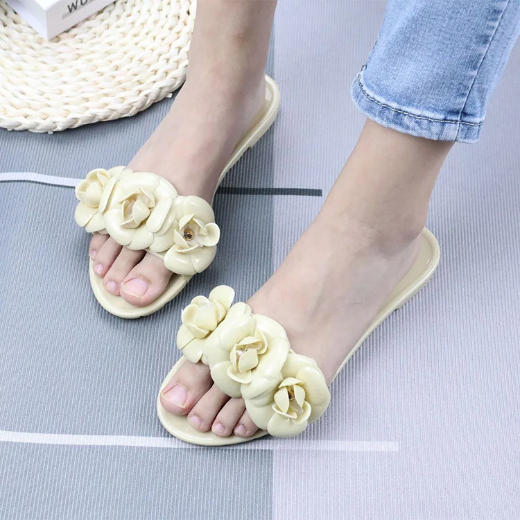 Factory Direct Wholesale  fashion beach slippers  lady slipper designer  womens slippers