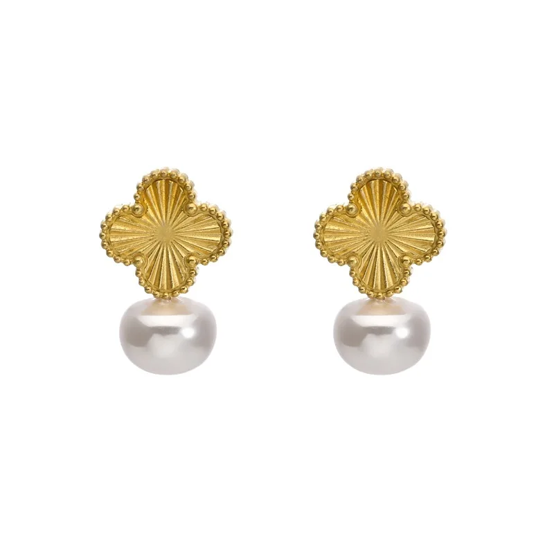 Retro light luxury pearl earrings titanium steel 18K electroplated four-leaf clover earrings stainless steel earrings