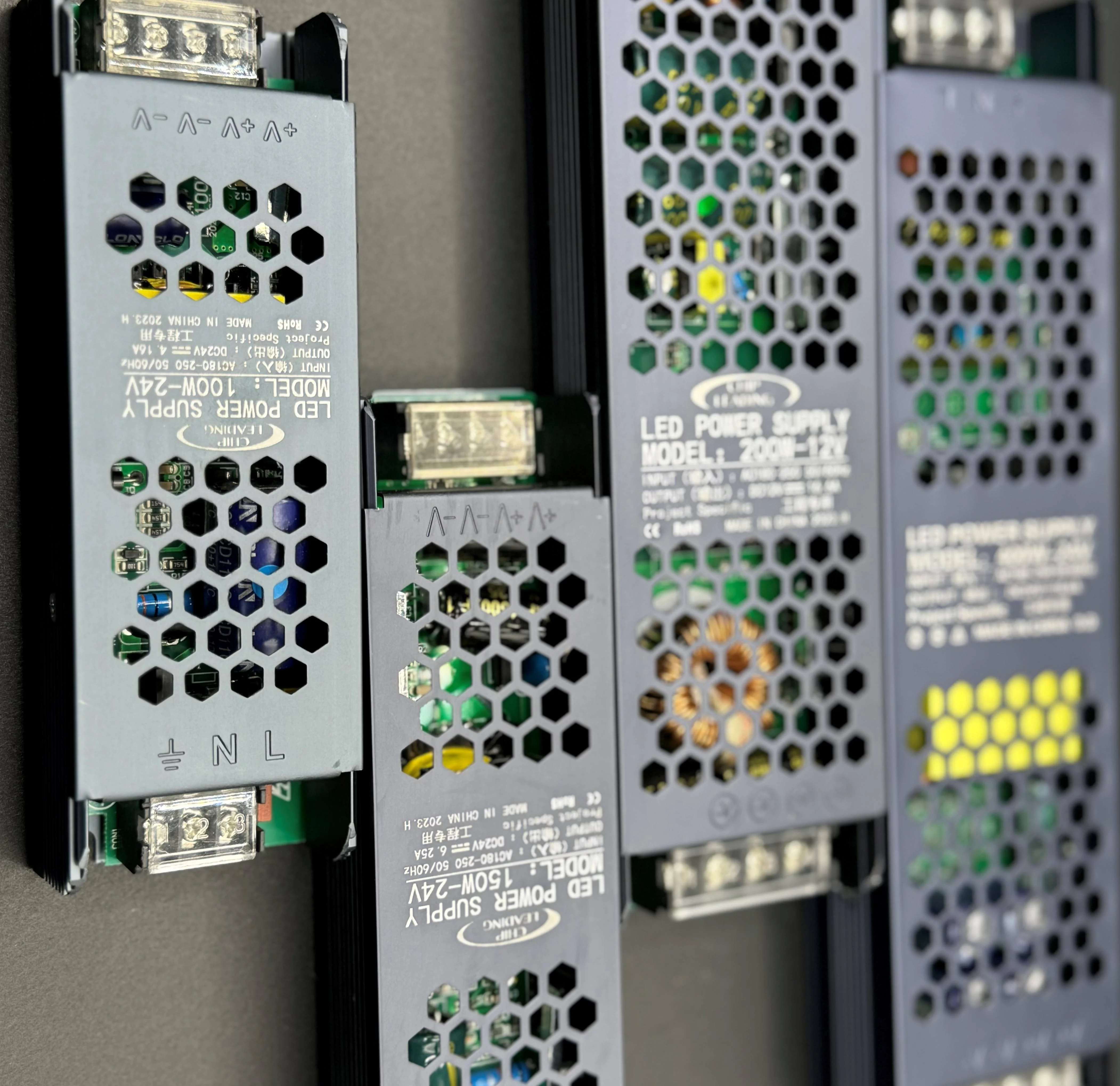 Источник питания для гибких светодиодных лент IP20 60 Вт 100 150 200 300 400 500 12 В 24