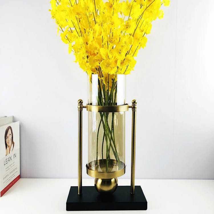 Customized exquisite design light luxury style glass vase wholesale suitable for interior decoration