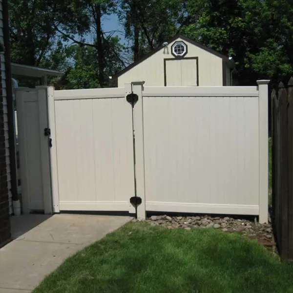 Factory Wholesale Garden Buildings Safety Decoration PVC Garage Door Vinyl Privacy Fence Panel Gate