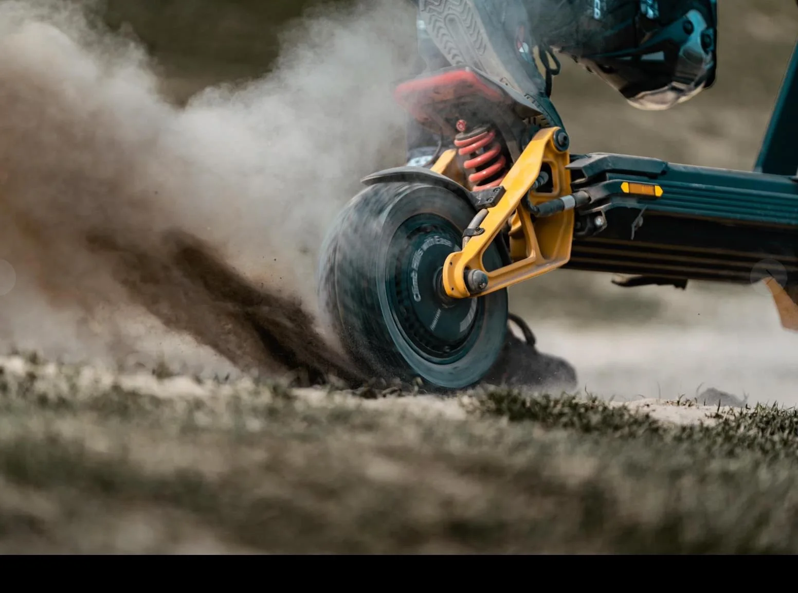 Original INMOTION RS 72V 40Ah Adjustable Suspension Super Scooter 8400W 100Km/h IPX7 Waterproof Rate  Electric Scooter