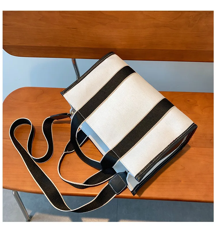 2024 summer new fashion canvas bag Large capacity hand bill shoulder crossbody Tote bag Factory wholesale