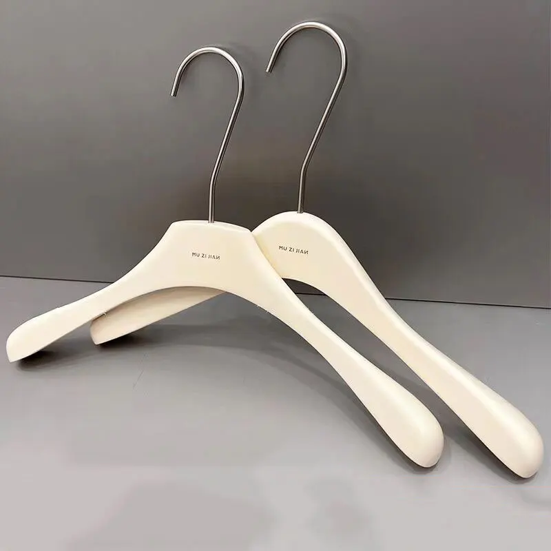 Manufacturer luxury coat hangers Support logo making Brand Set white luxury wooden hanger