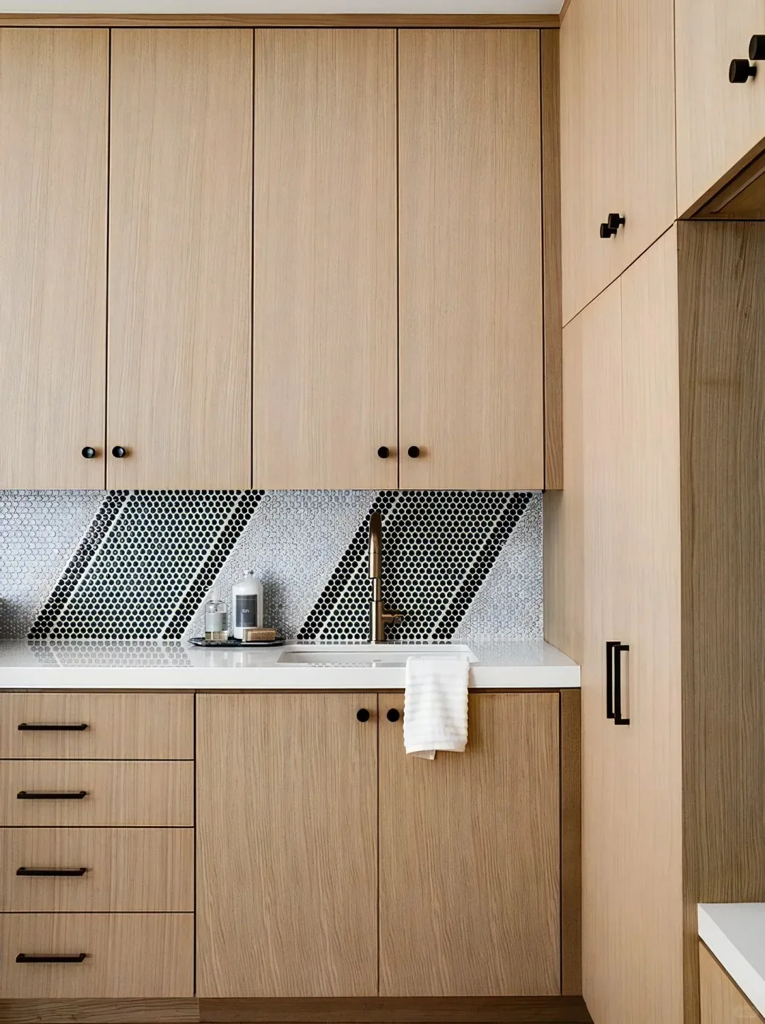 Wholesale Custom Modern High Gloss Kitchen-Cabinets MDF Plywood Solid Wood Wooden Modular Kitchen Cabinet