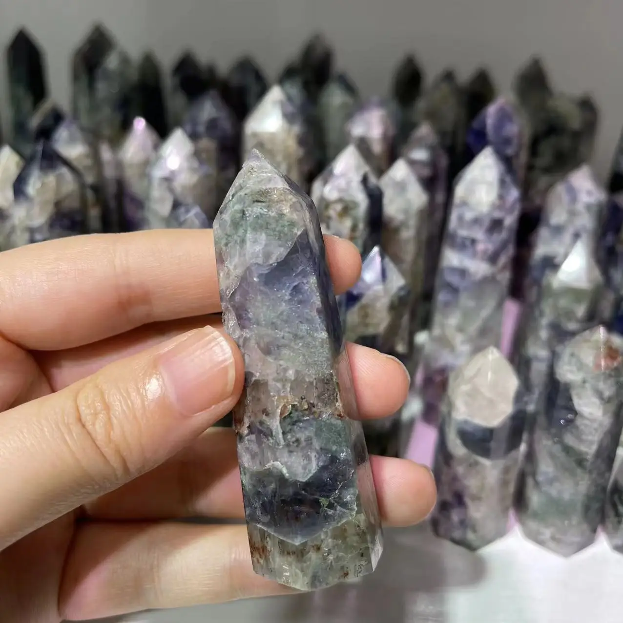 Wholesale High Quality Healing Stones Decoration Gifts Natural Crystal Bloodshot Iolite Point