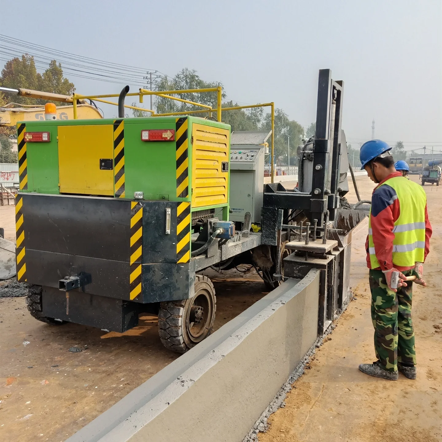 China Famous Concrete Curb Paver Machine Other Construction Machinery For Sale