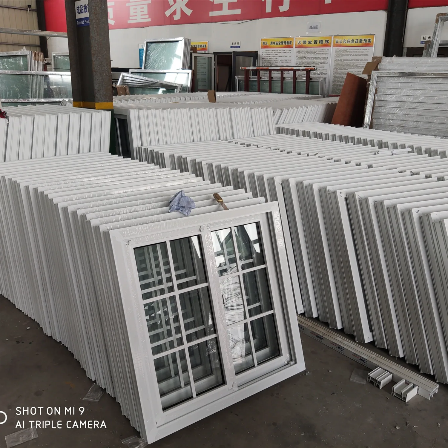 China factory price ventanas de pvc double glazing window with decorative grill for home