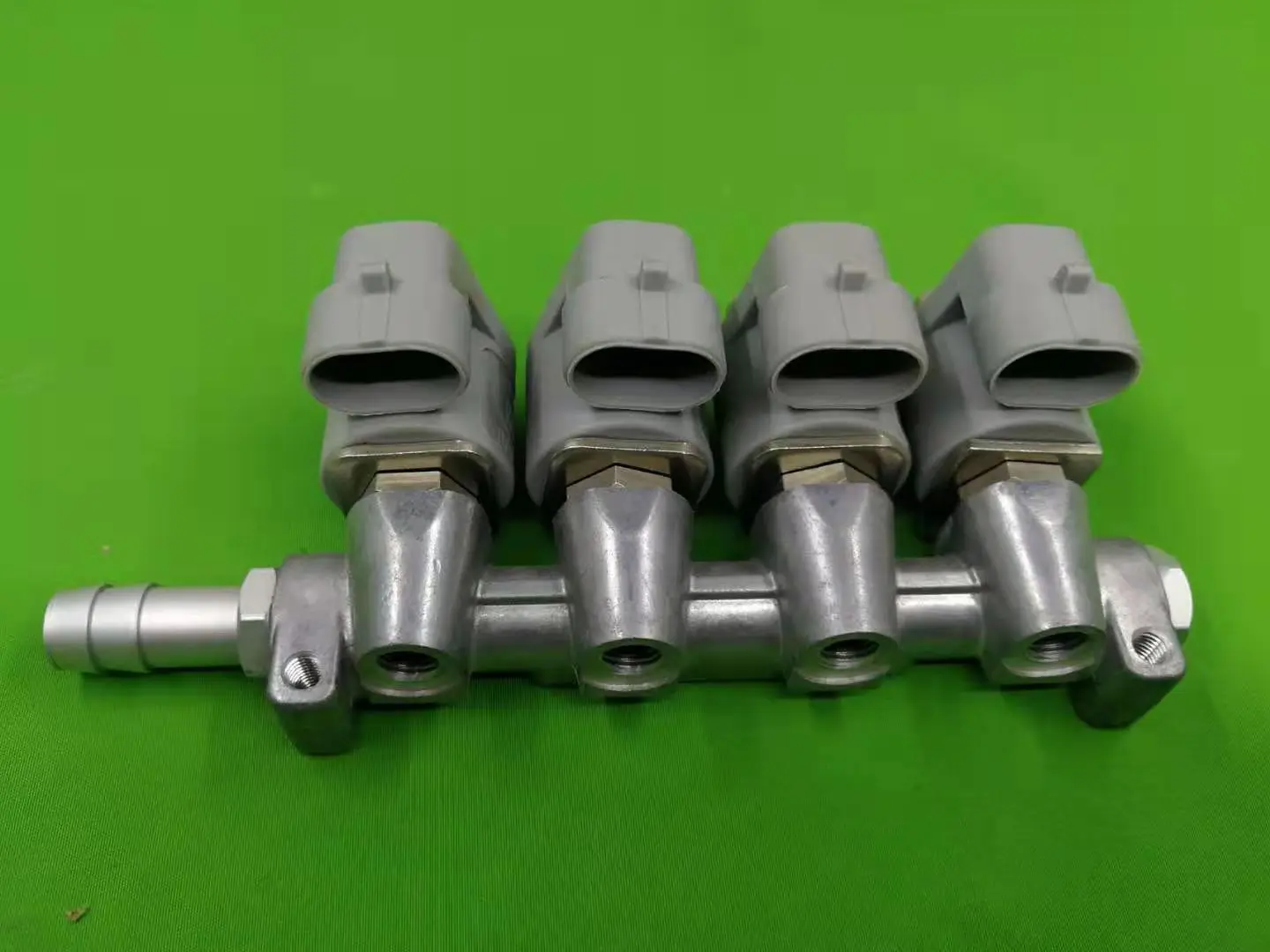 2-Ohm 4-Cylinder IG1 Type rails 4cylinder sequential Injector GLP