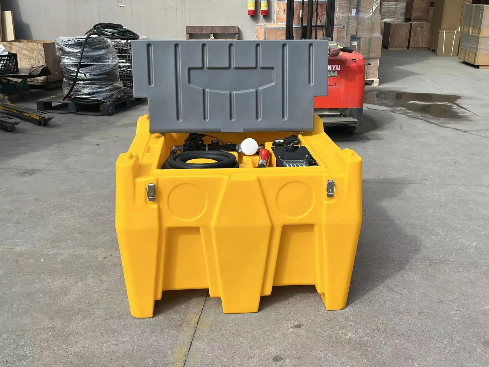 Rechargeable fuel tank diesel gasoline AdBlue,  Fuel Storage with battery installed pump nozzle hose flow meter quantitative