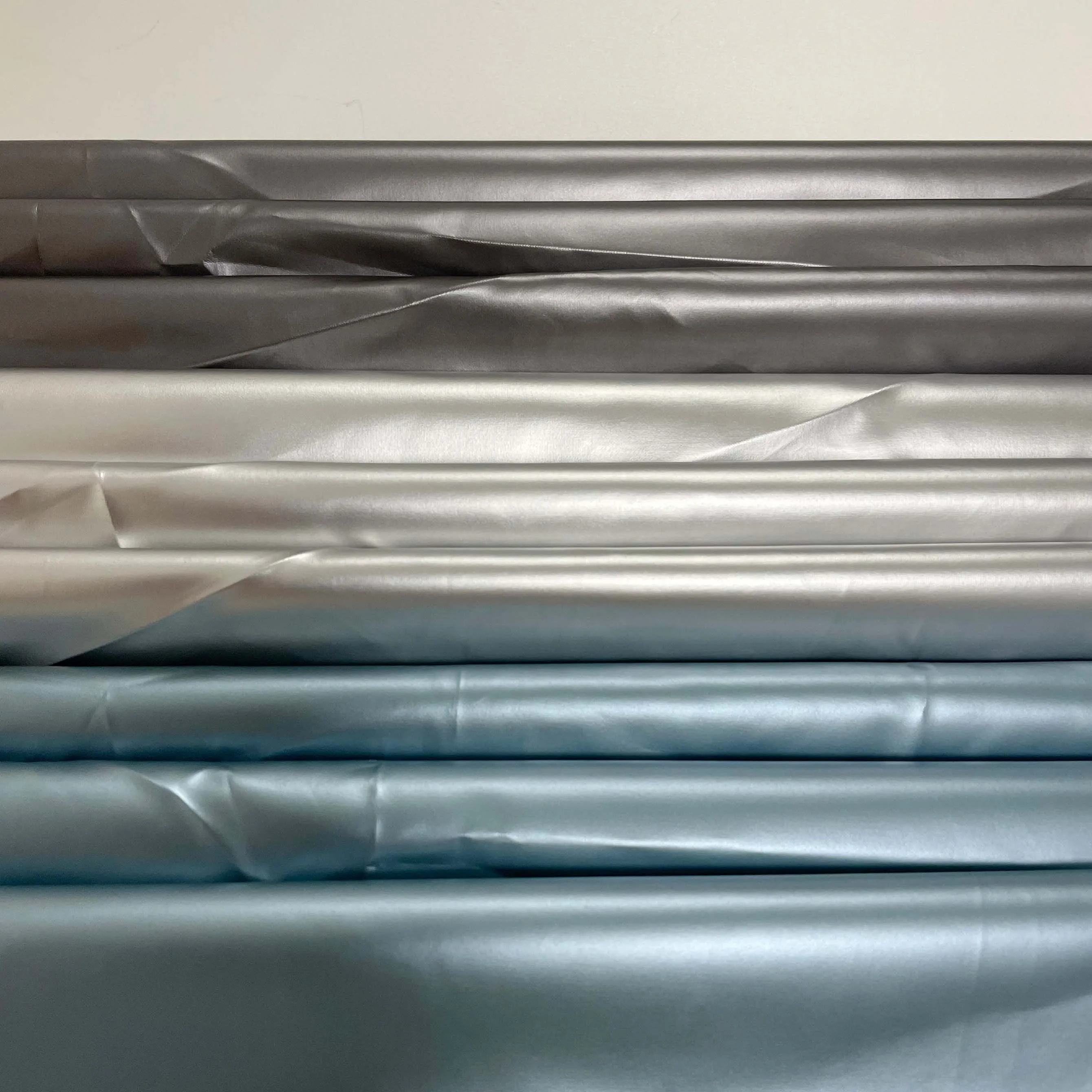 Hot sale autumn and winter metallic color down jacket 100% polyester fabric with waterproof