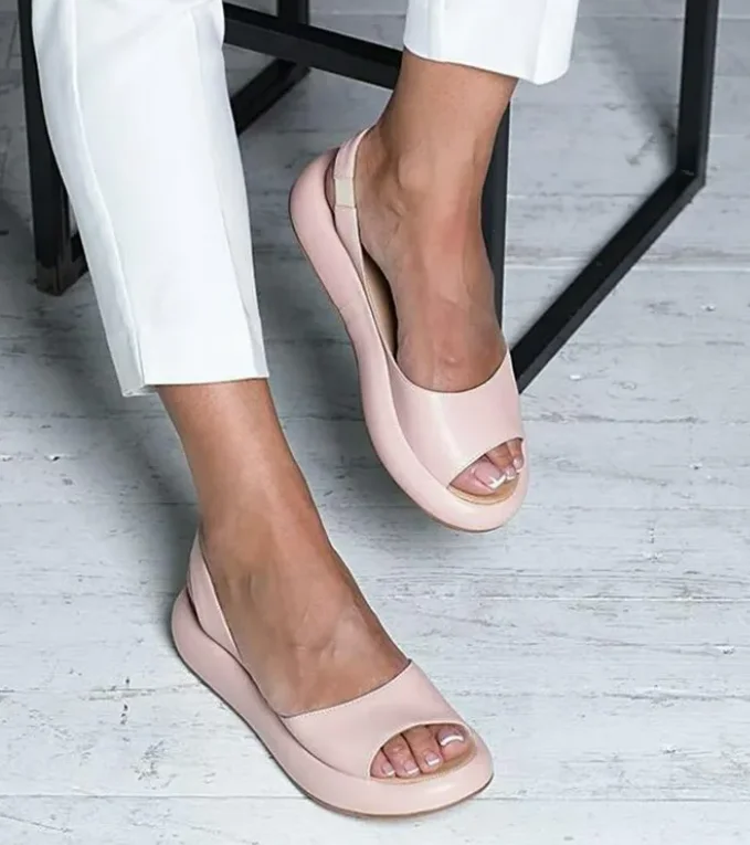 New Fashion Spring and Summer Slides Sandals for Women Slippers Transparent Flip Crystal Shoes PVC Anti Picture EVA Rubber Color