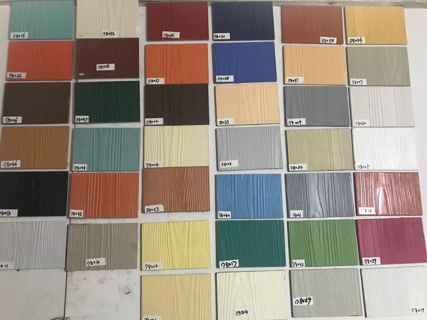 100% Non-Asbestos Cellulose Wood Grain Surface Fibre Cement Board Wall Fireproof Exterior Wall Decoration Building Cladding