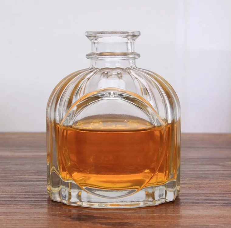 Custom Luxury Aromatherapy Bottle Embossed Glass 220ml Aroma Air Freshener Perfume Reed Diffuser Glass Bottle With Cork Lid