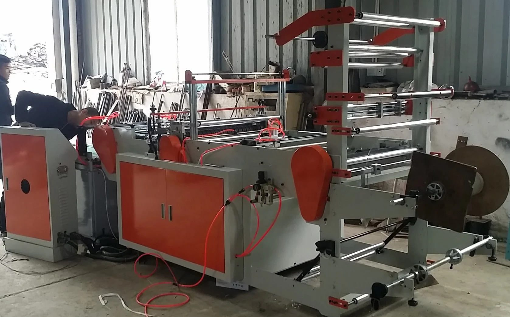 Высокое качество pe из полиуретана с открытыми порами биаксиально-ориентированной пластиковой pp бортовой мешок запечатывания для боксерского мешка курица хлеб машина для производства пластиковых пакетов в Китае