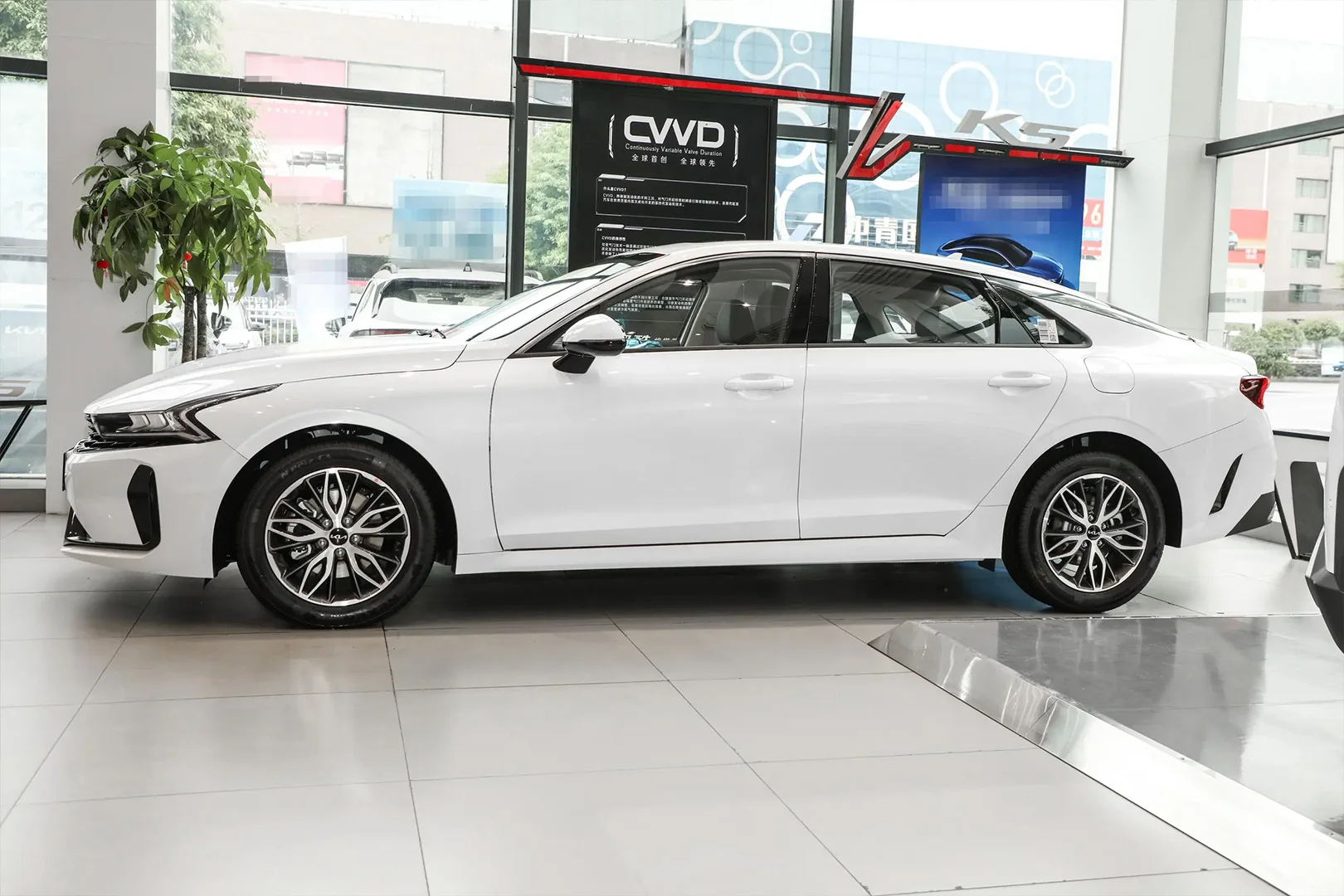 Прямо со склада KIA K5 2021 270T CVVD модное издание седан среднего размера FWD депозит китайский английский дешевые автомобили б/у