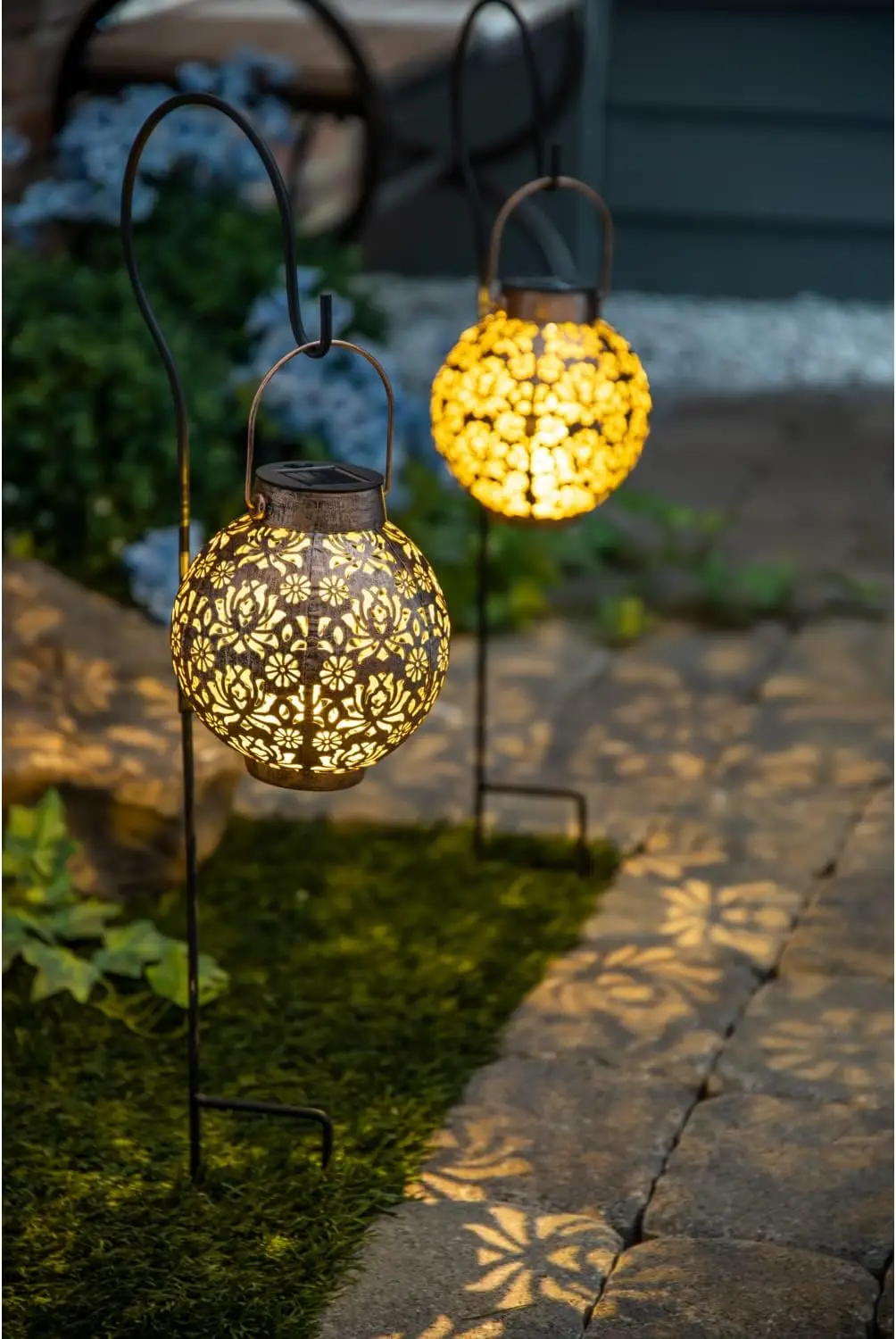 Solar LED Garden Lamp Metal Lantern Hanging Outdoor Lighting