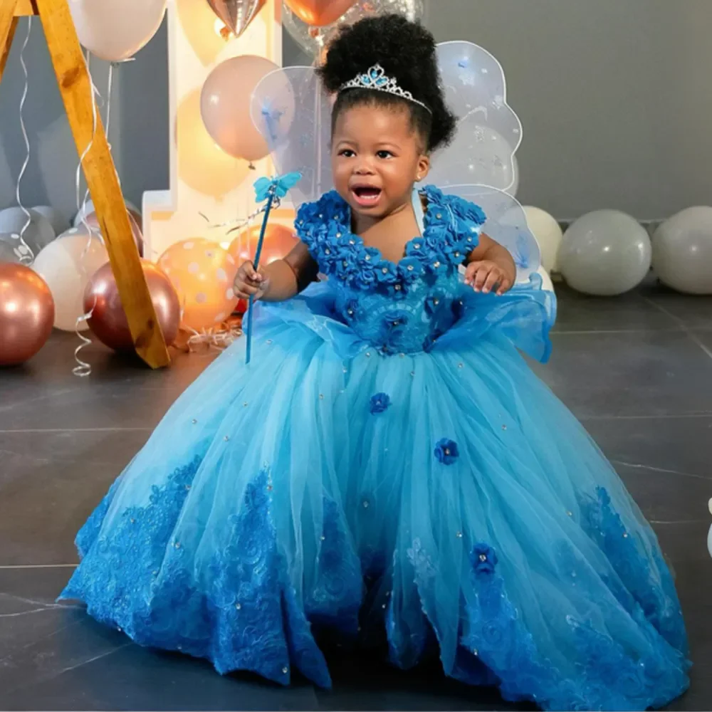 2024 Blue Flower Girl Dresses Short Sleeves V Neck Princess Queen Communion Dress Appliqued Lace Beaded Little Kids Birthday
