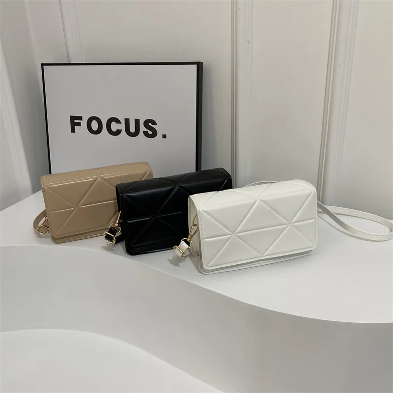 New fashion indentation crossbody simple casual ladies bags in china wholesale fashion bag 2024