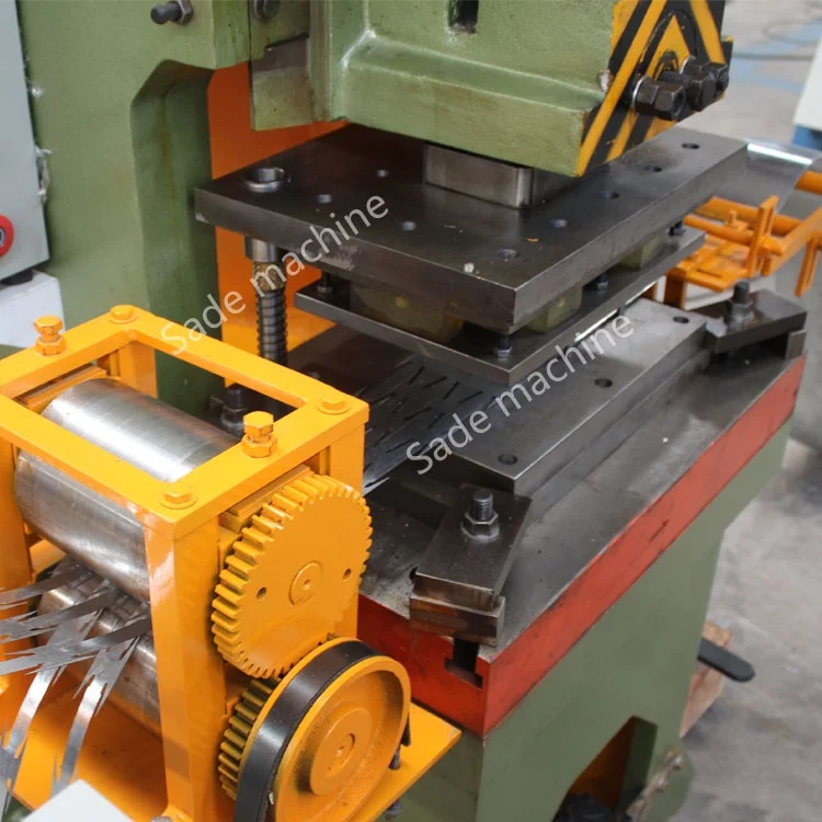 Automatic Galvanized Steel Razor Blade Barbed Wire Making Machine Production Line Low Price