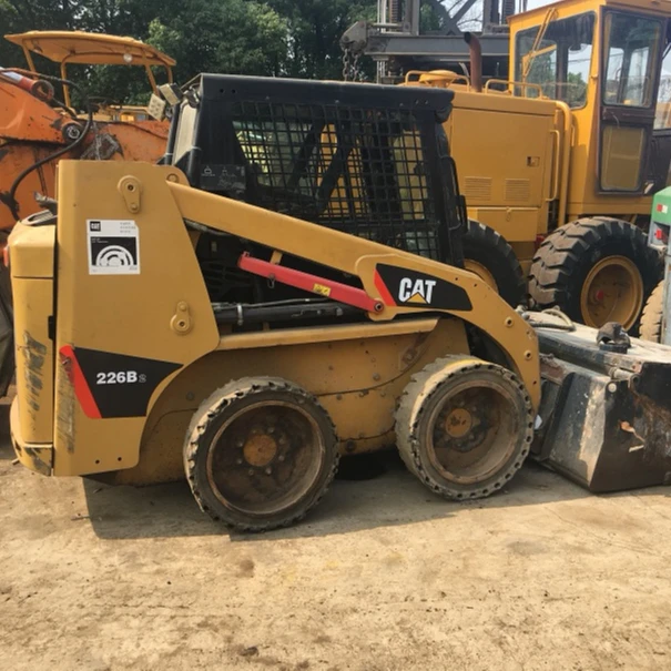  Высококачественный б/у погрузчик с бортовым поворотом Caterplar 226B