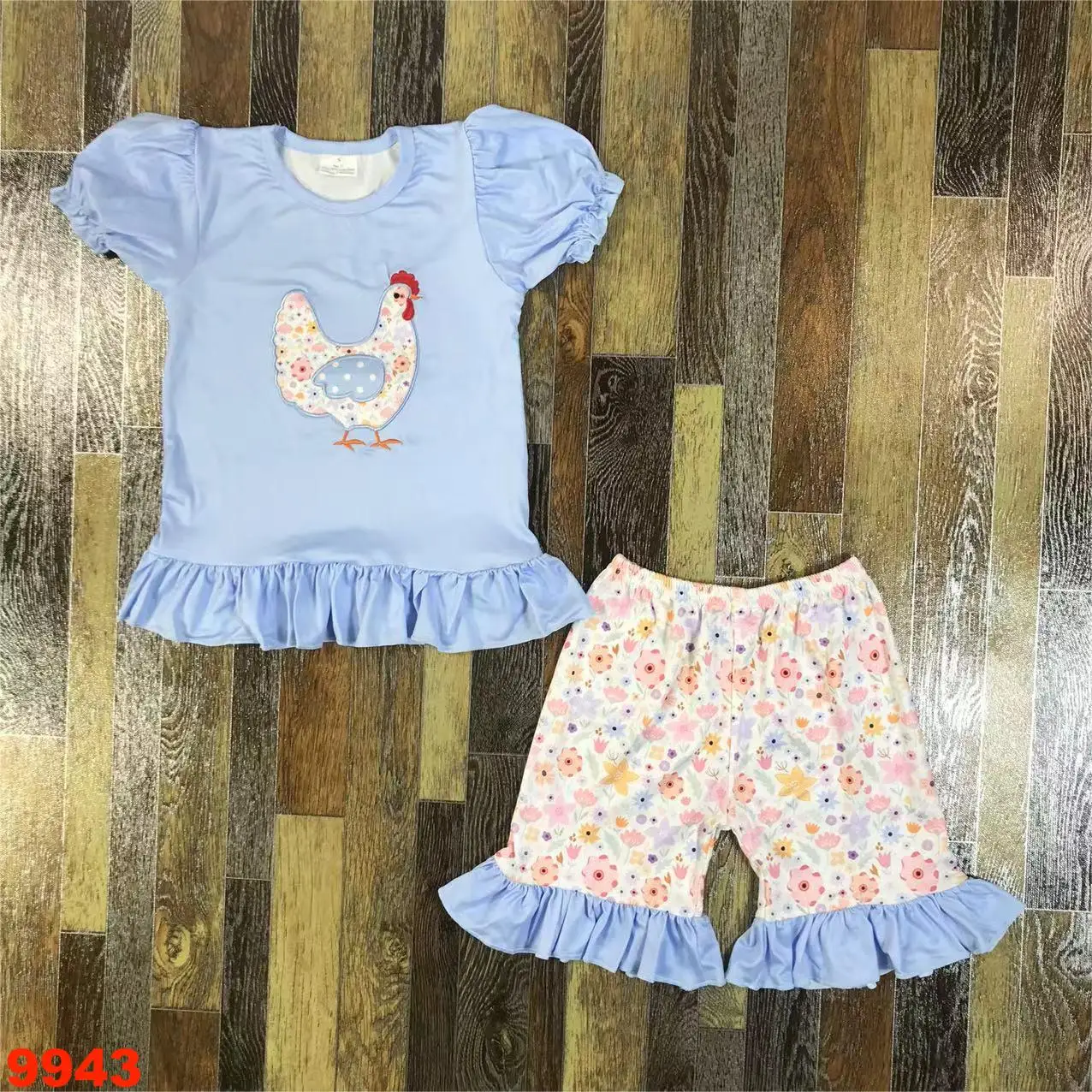 Детский костюм с принтом